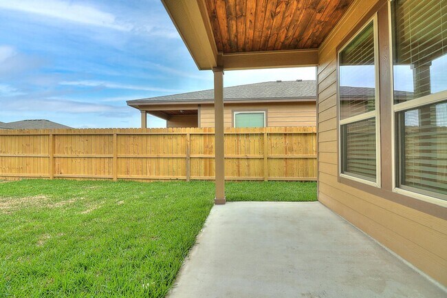 Building Photo - 2202 Crystal Bay Dr.