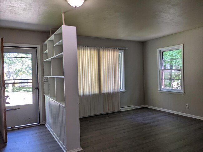 Building Photo - 3316 Alida St
