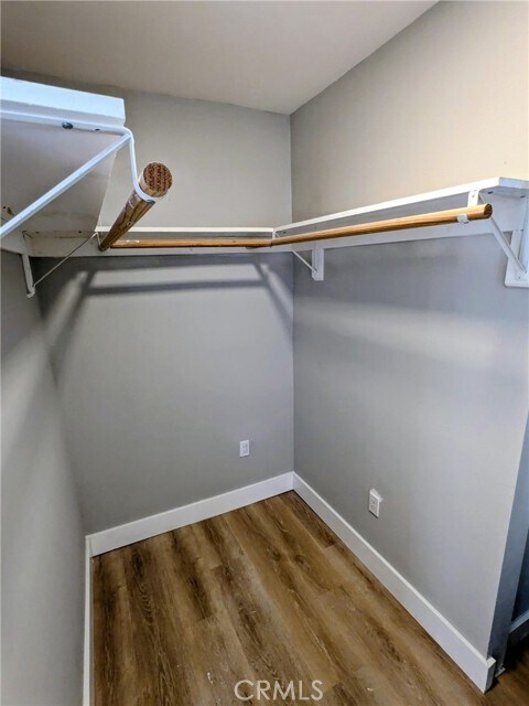 Building Photo - 1000 E 1st St