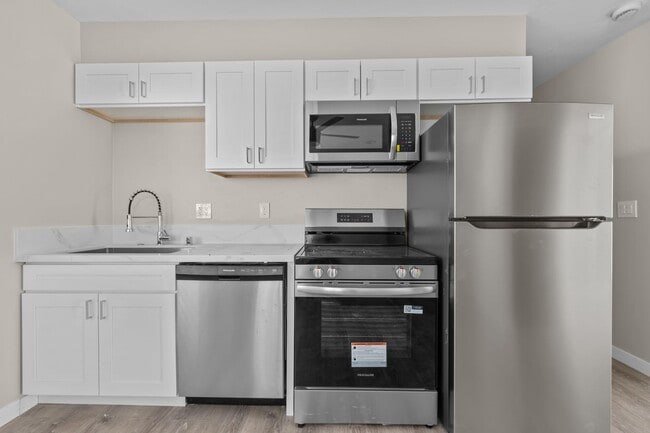 Building Photo - Brand NEW!