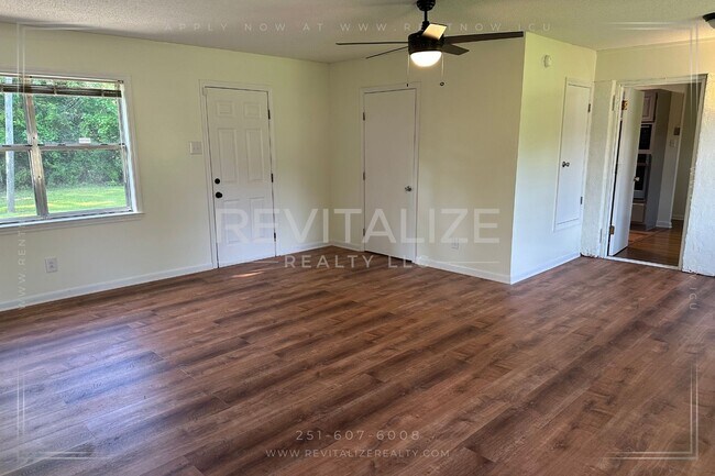 Building Photo - **Coming Soon** 3 Bedroom/2 Bathroom House...