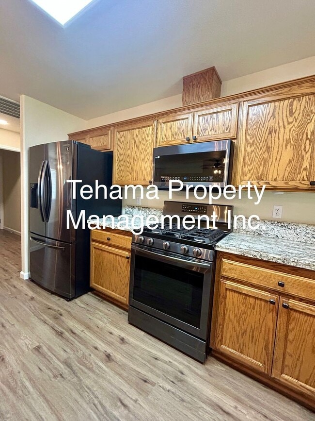 Building Photo - Newly remodeled 4 bedroom 2 bathroom