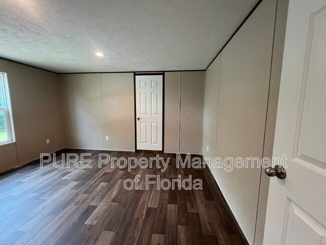 Building Photo - 16364 SE 57th St