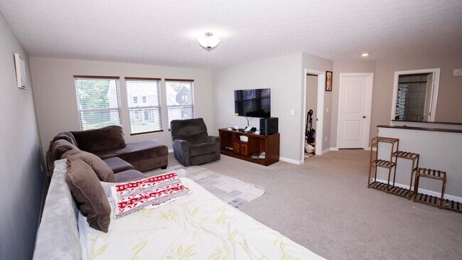 Building Photo - 7320 Blackwell Dr