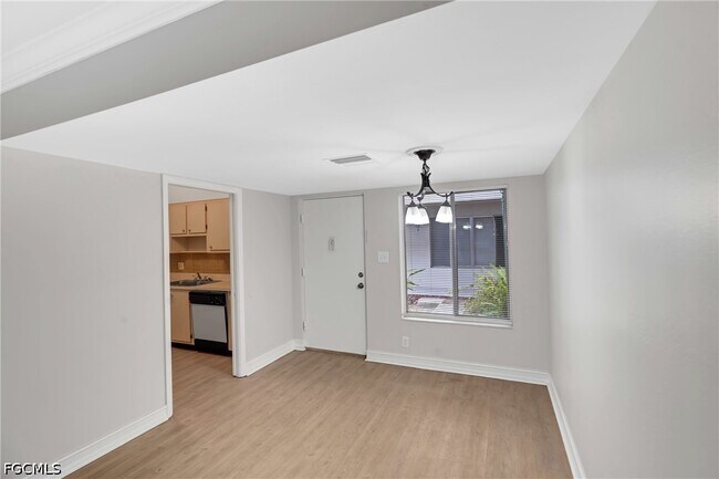Building Photo - 1830 Maravilla Ave