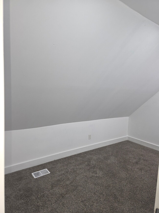 Building Photo - 300 W Burnham St