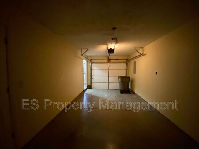 Building Photo - 6141 Wildcat Dr