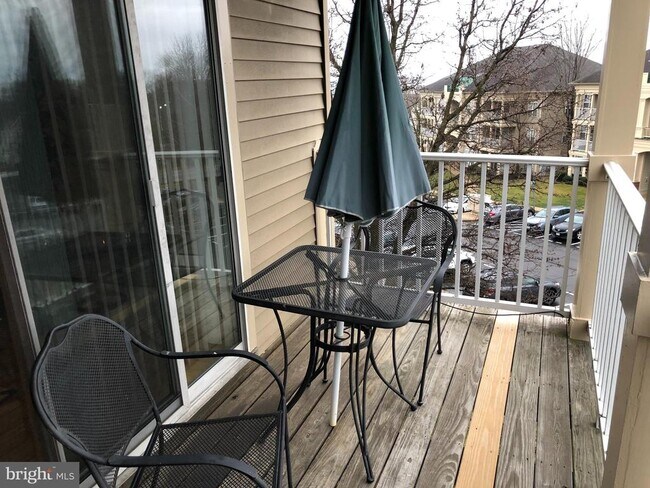 Building Photo - 1055 Gardenview Loop