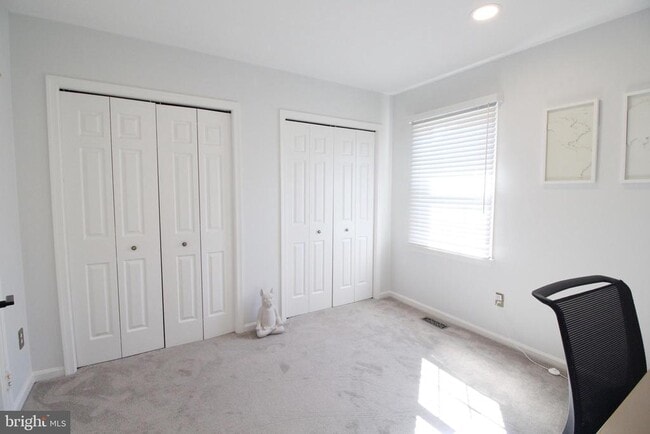 Building Photo - 3139 Stratford Ct