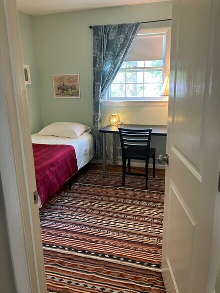 Alternate Decor for Room - 9718 48th Pl