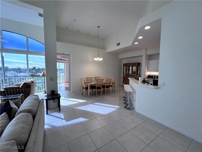 Building Photo - 1530 Clermont Dr