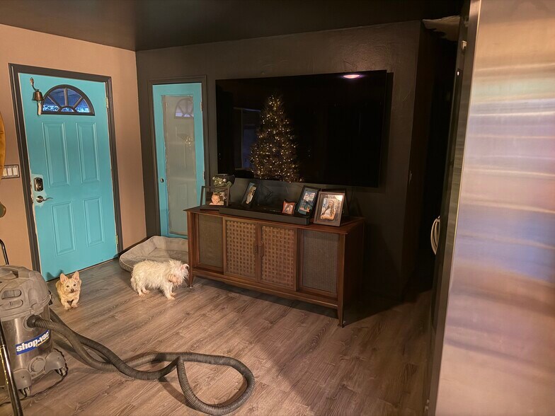 Building Photo - 57661 Aberdeen Dr