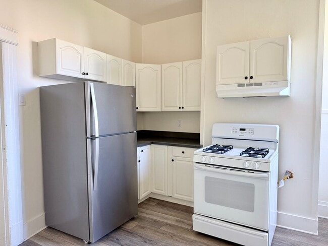 Building Photo - 12th Ave 1340-1342