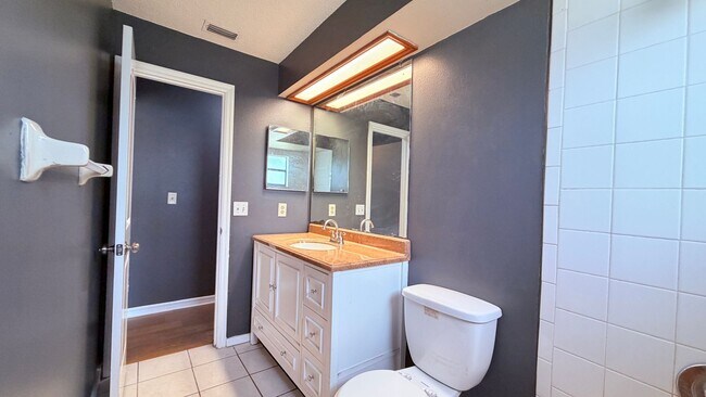 Building Photo - Pet-Friendly 3BR Home with Spacious Yard – No HOA!