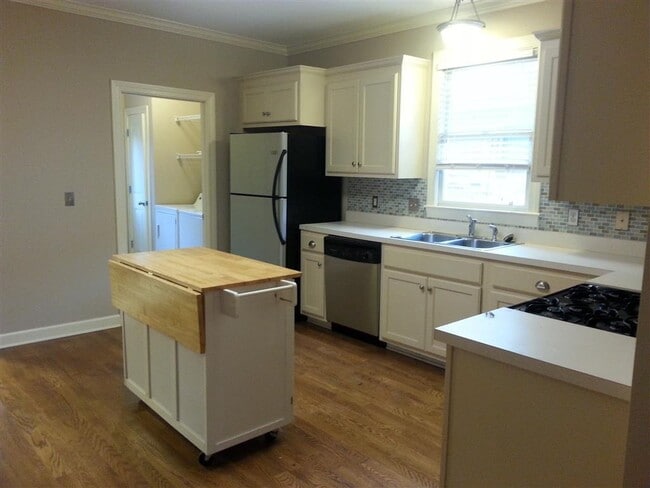 Building Photo - 3566 Carnes Ave
