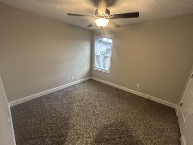 Building Photo - 1176 Elizabeth Ln