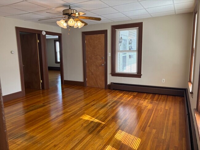 Building Photo - 478 High St