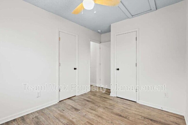 Building Photo - 3043 Terry Dr