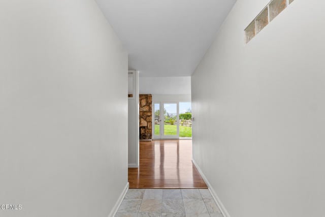 Building Photo - 1370 Cresthaven Dr