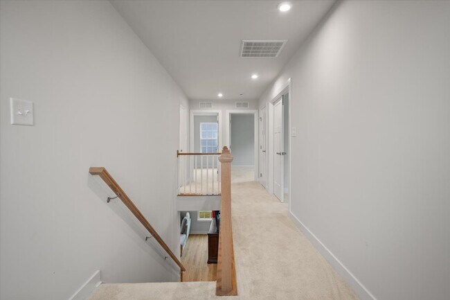 Building Photo - 14212 Botsford Ave
