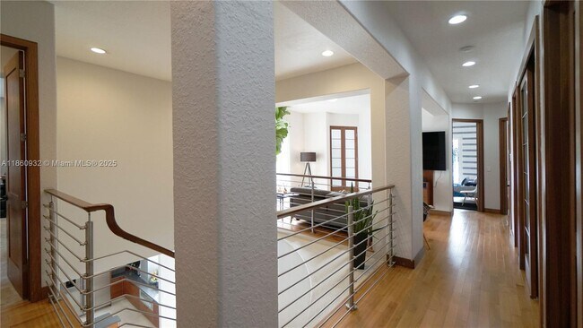 Building Photo - 7031 NW 113th Ct