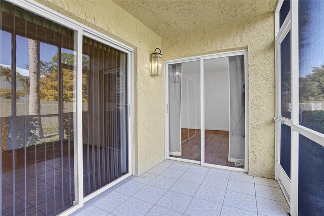 Building Photo - 1560 SE Royal Green Cir