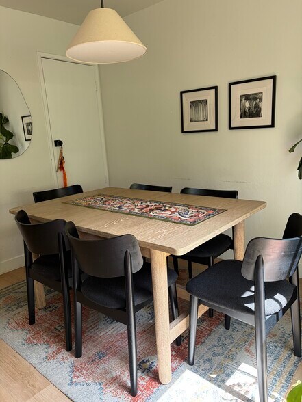 Building Photo - 132 W Alamar Ave