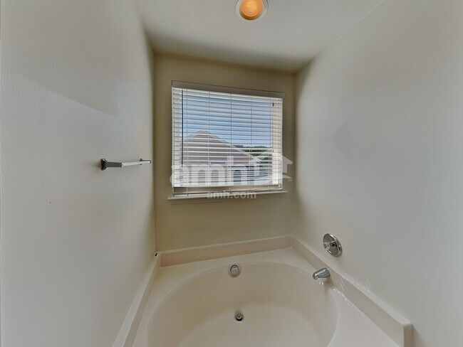 Building Photo - 130 Nevis Ln