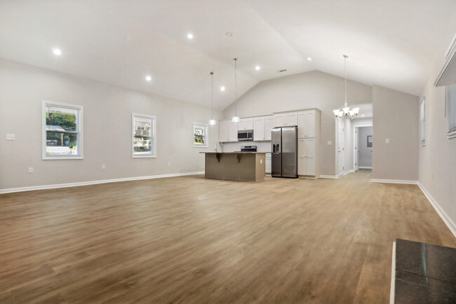 Building Photo - 2489 Greenwood Cir