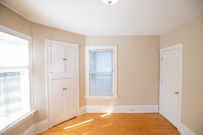 Building Photo - 2728 N Murray Ave