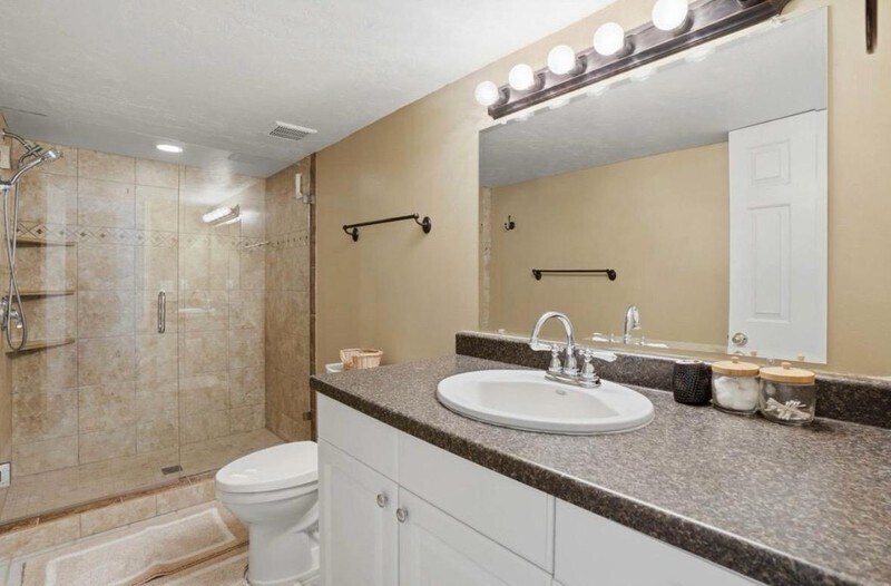 Building Photo - 9489 Kirkside Dr