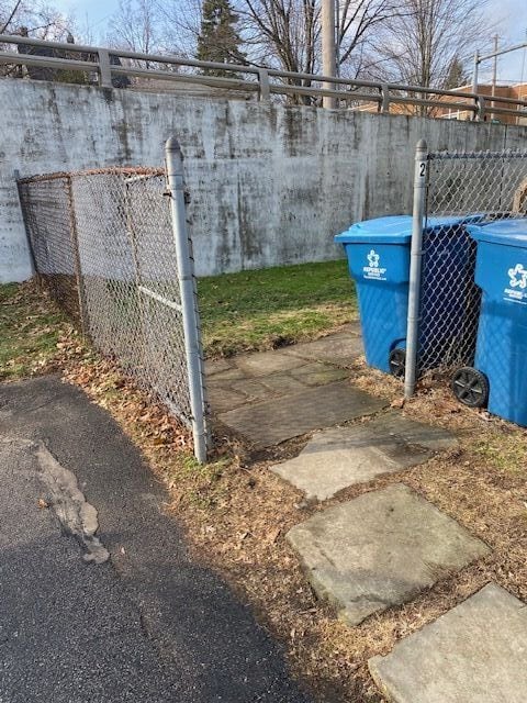 Building Photo - 336 Park Ave