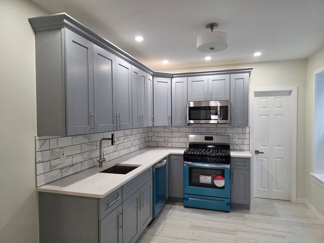 Primary Photo - 1714 N Taney St