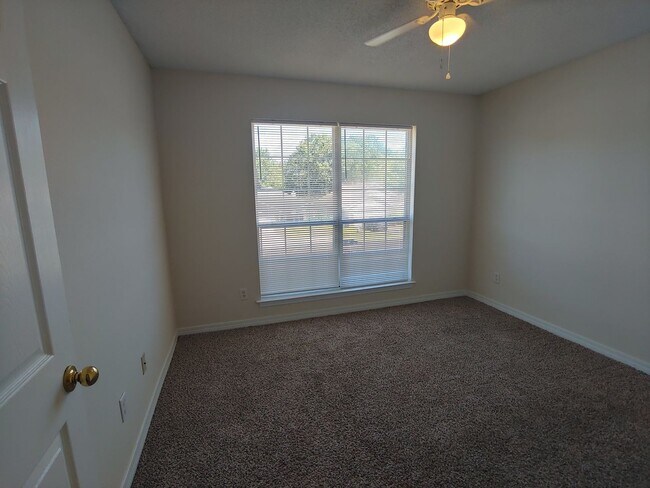 Building Photo - 4021 Embers Landing