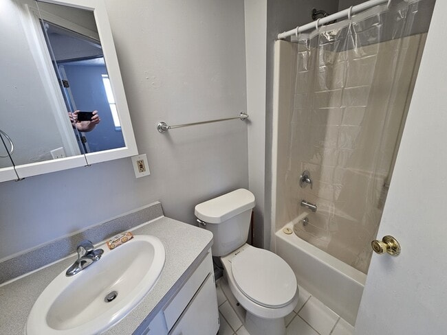 Building Photo - 3009 Pearl Ave