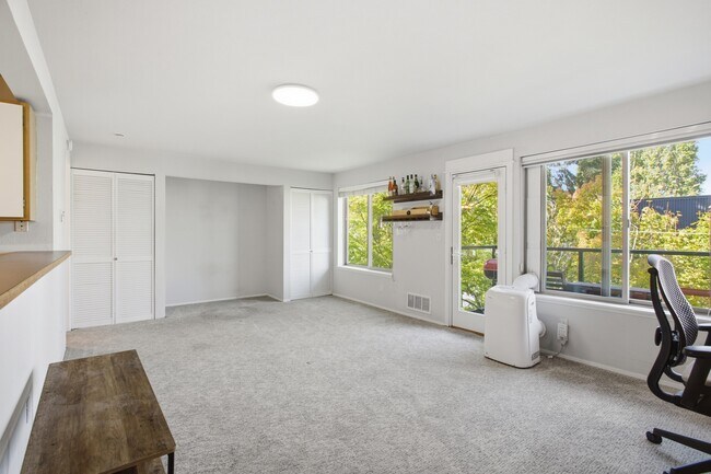 Building Photo - 29 Etruria St