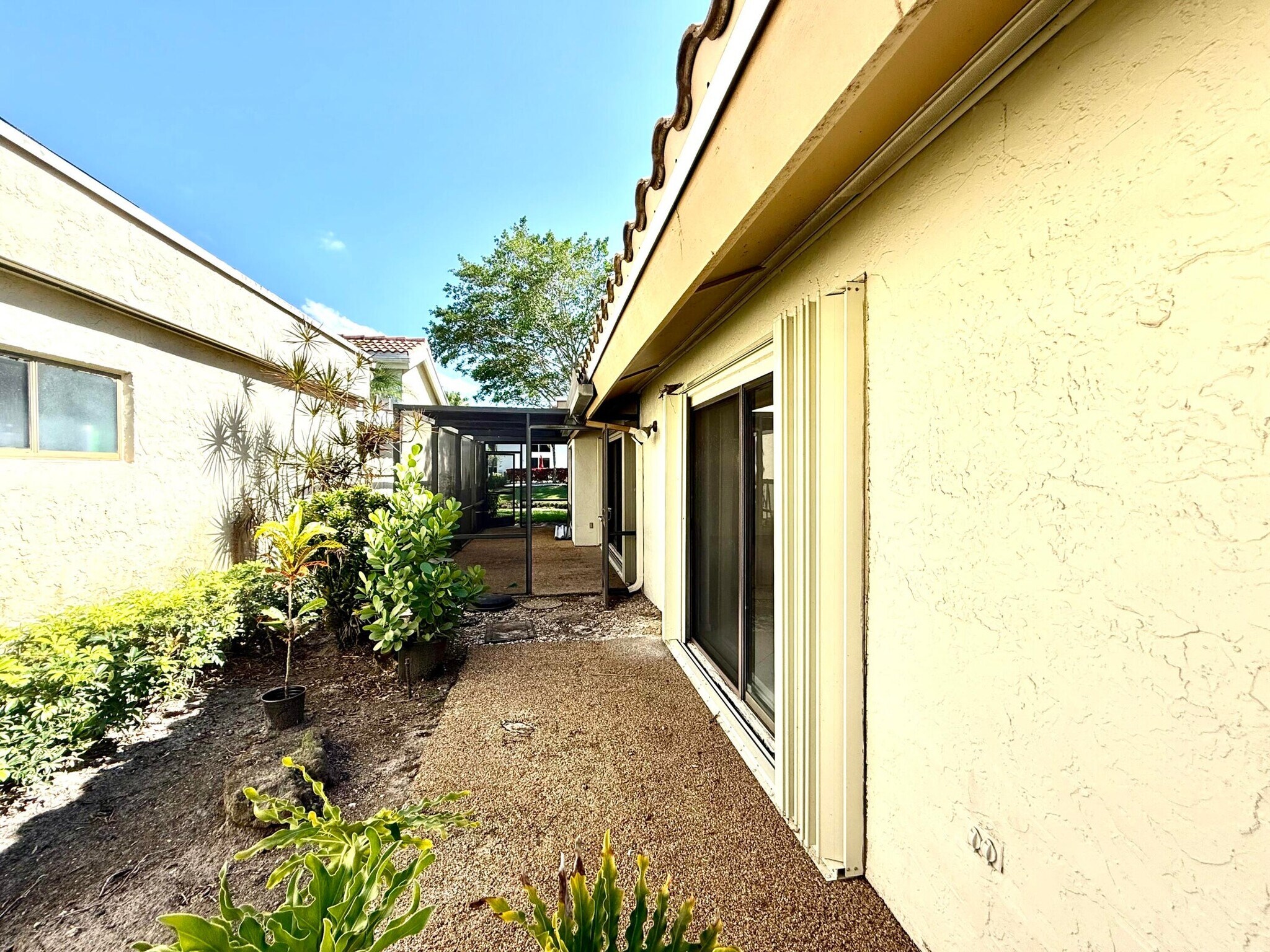 Building Photo - 5670 Piping Rock Dr