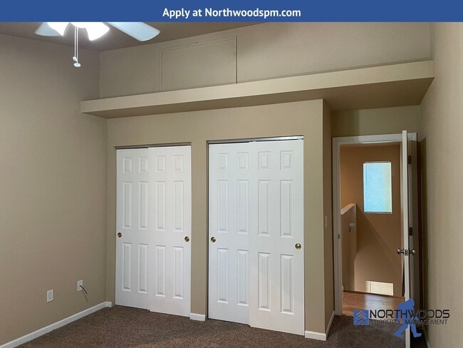 Building Photo - Nice 2 bed/2bath Townhome Located in White City