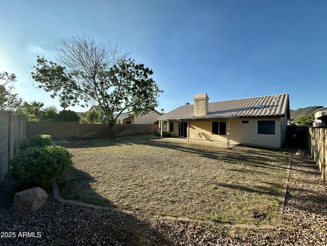 Building Photo - 4833 W Taro Dr