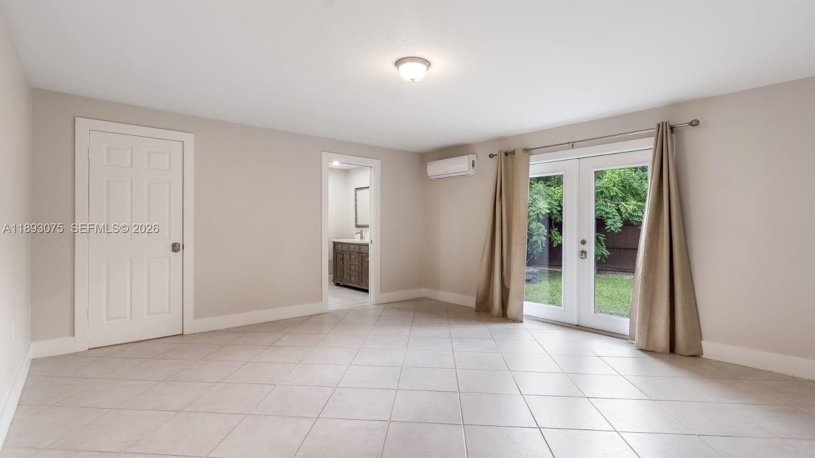 Building Photo - 740 Beachwood Ln