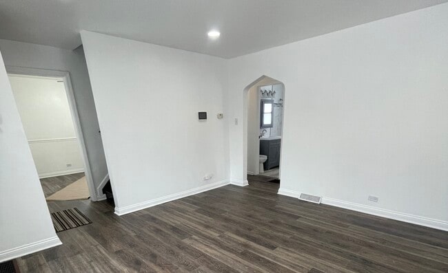 Building Photo - 228 E 141st St