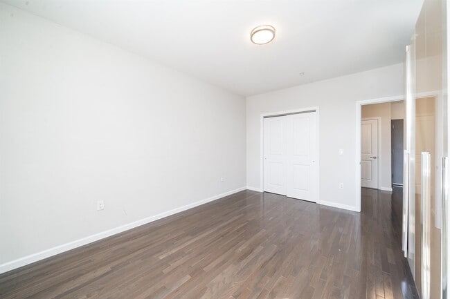 Building Photo - 850 Newark Ave