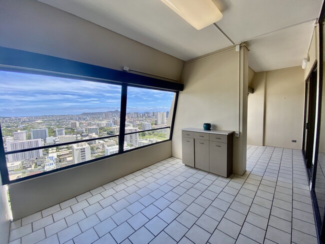 Building Photo - Mott Smith Laniloa #PH-3