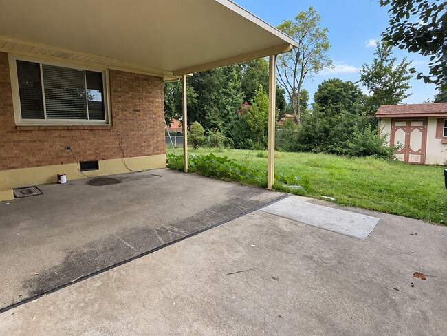 Building Photo - 7209 Lawnside Dr