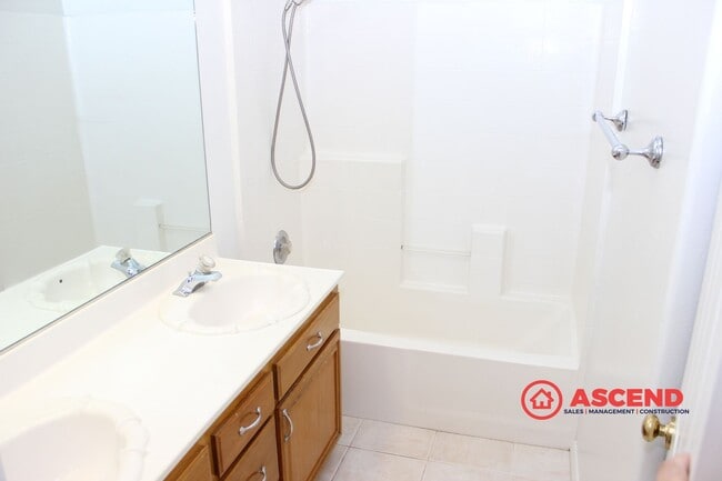 Building Photo - Spacious 3-Bedroom Home with Comfortable Living Space