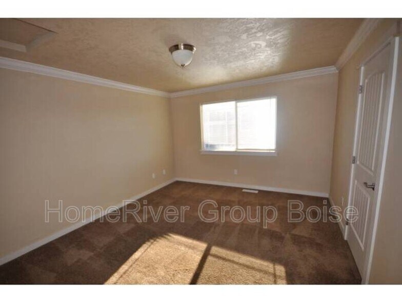 Building Photo - 9247 W Brogan Dr