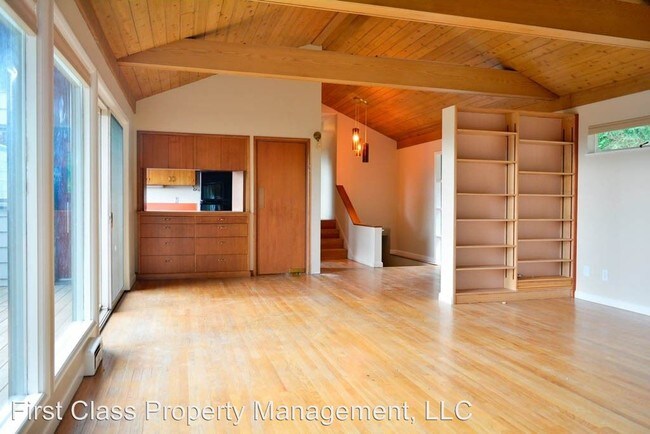 Building Photo - 3 br, 2 bath House - 2730 NW Calumet Terrace