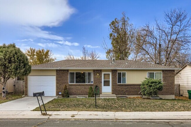 Primary Photo - 3857 Fetlock Cir