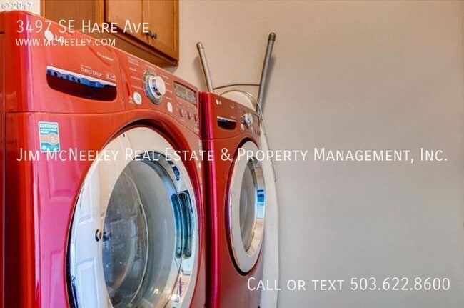 Building Photo - 3497 SE Hare Ave