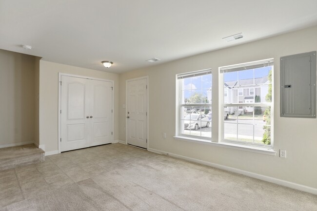 Building Photo - 18 Chillingham Ct